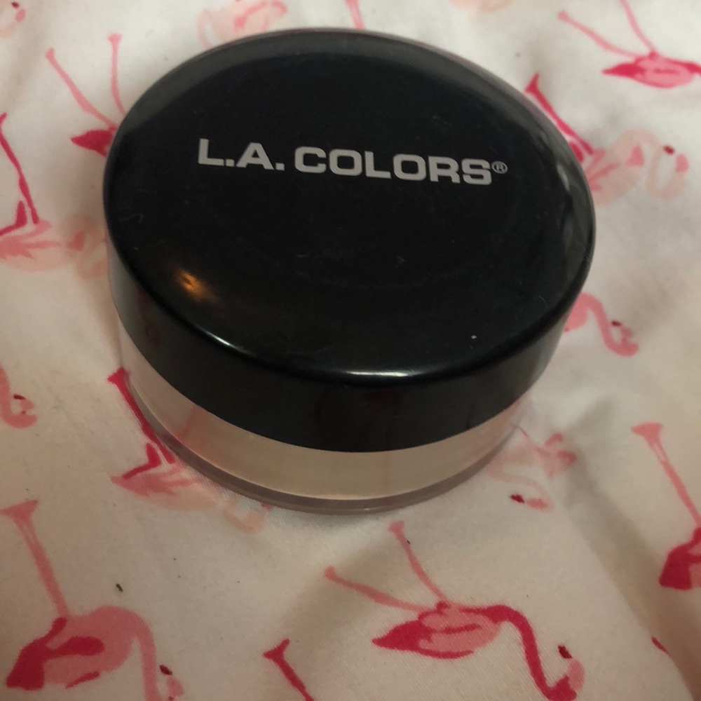 La colors tan loose powder